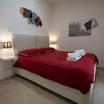 Private Suite For Couple Into City Centre Near Amalfi Coast & Salerno\'S Top Attactions
