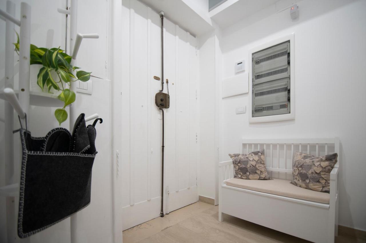 Apartment Private For Couple Into Centre Near Amalfi Coast & Salerno's Attactions